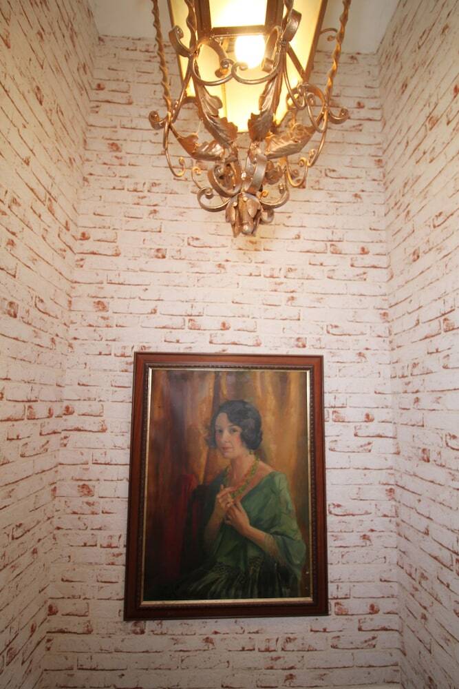 Bed & Breakfast Stay At No.2