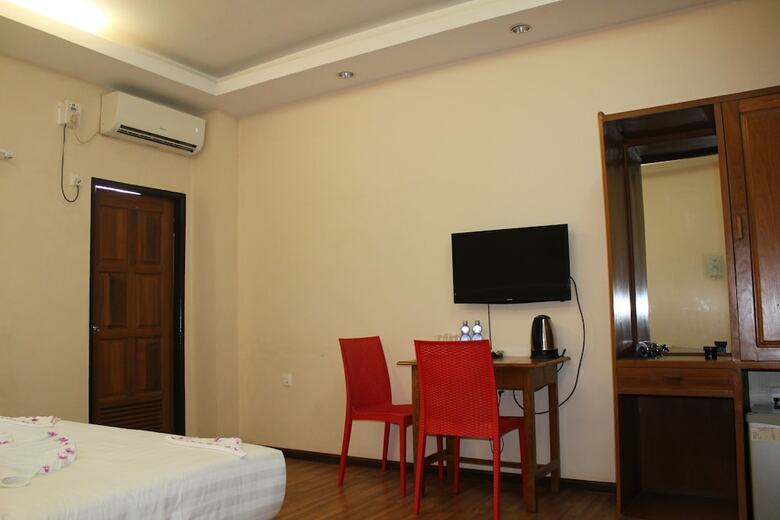 Hostal Law Ka Thit Sar Hotel - Hostel