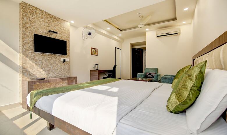 Hotel Treebo Trip Solitaire