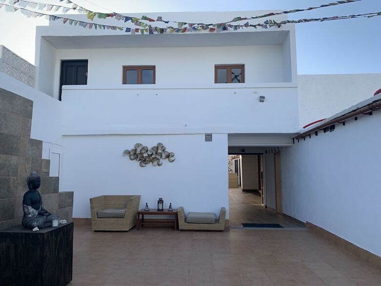 Hotel Valtisya House Pool & Airport