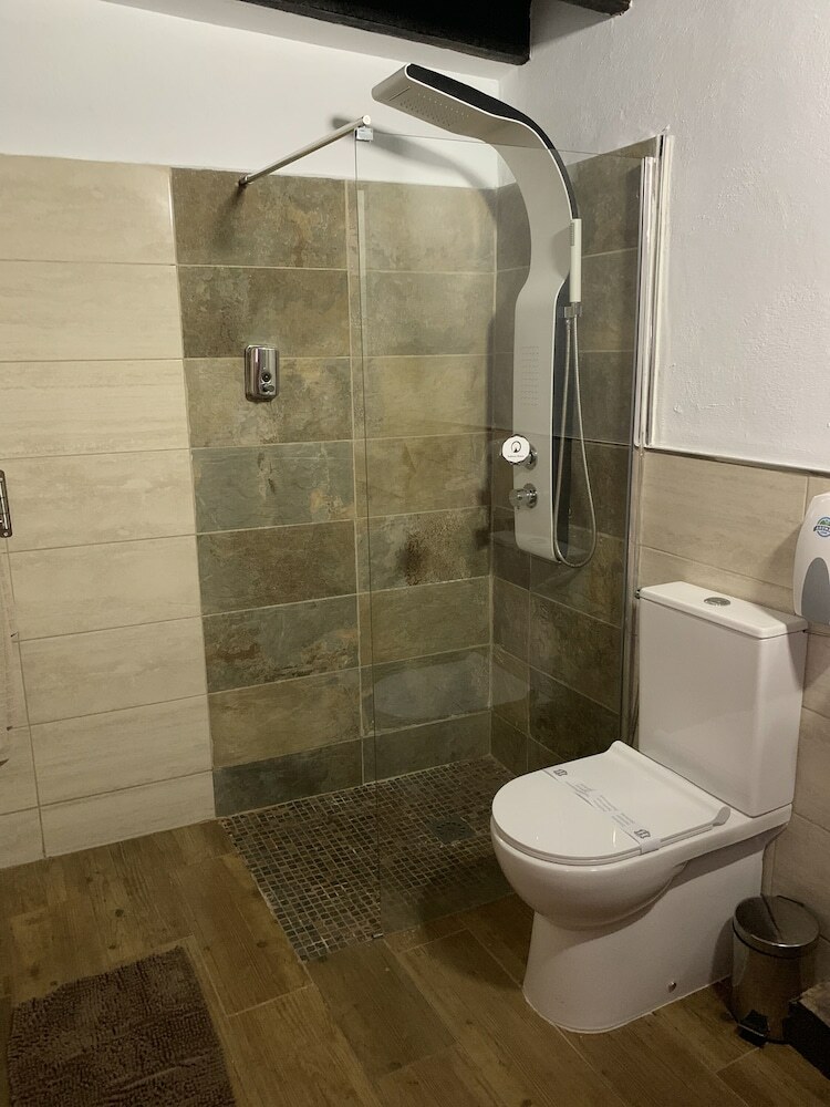 Hotel Valtisya House Pool & Airport