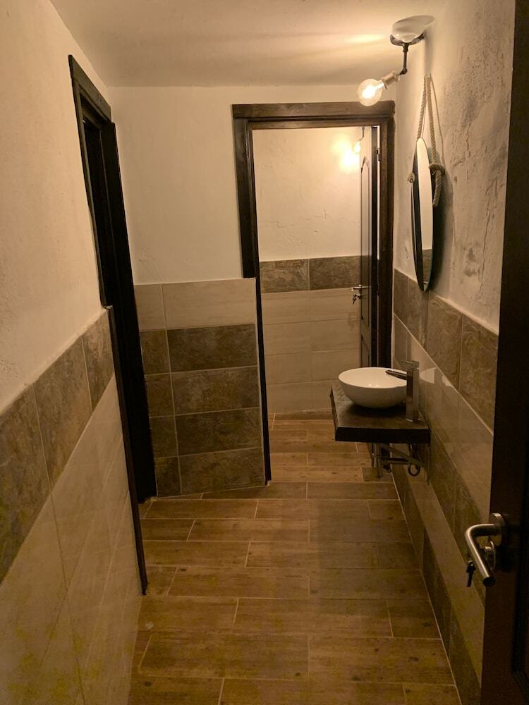 Hotel Valtisya House Pool & Airport