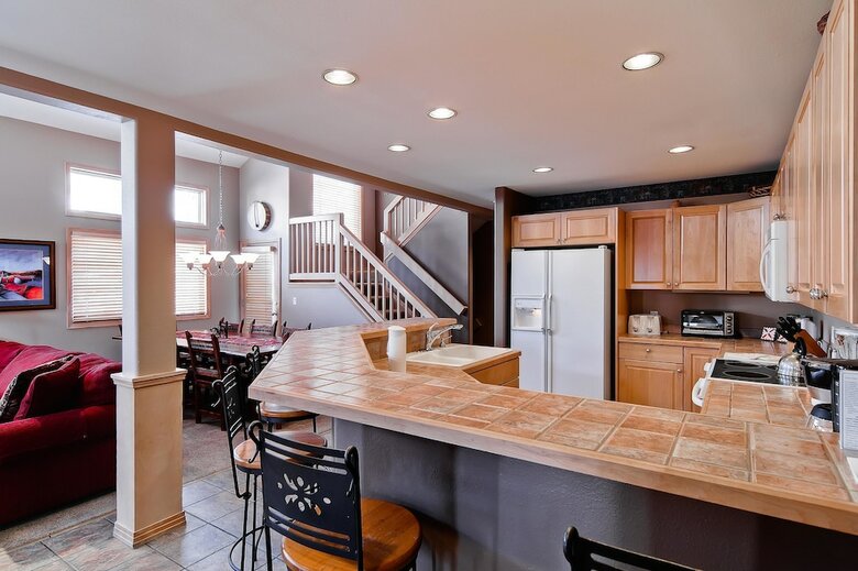 Cascades Townhomes Hood 1