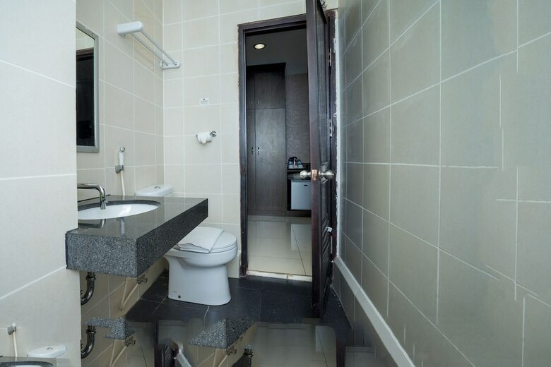 Capital O 1083 Hotel Grand Kartika