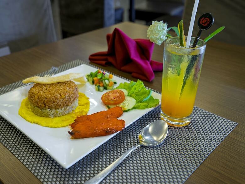 Capital O 1083 Hotel Grand Kartika