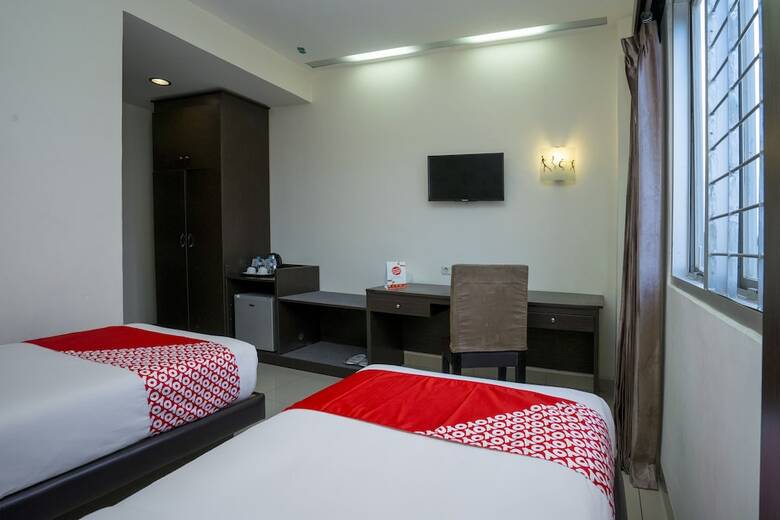 Capital O 1083 Hotel Grand Kartika
