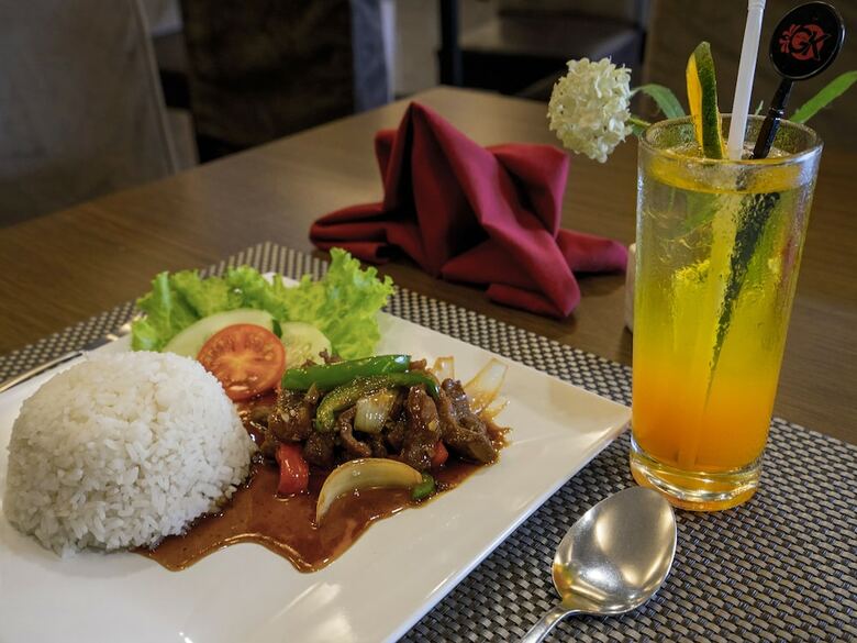 Capital O 1083 Hotel Grand Kartika
