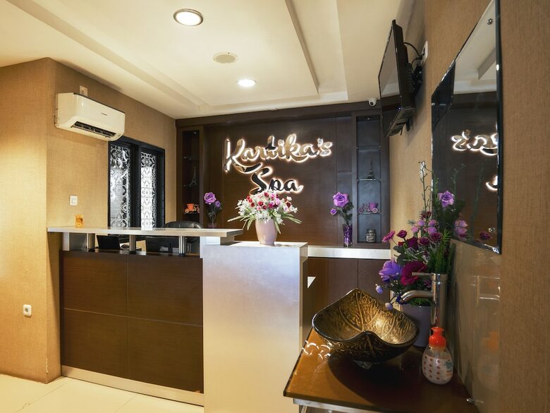 Capital O 1083 Hotel Grand Kartika