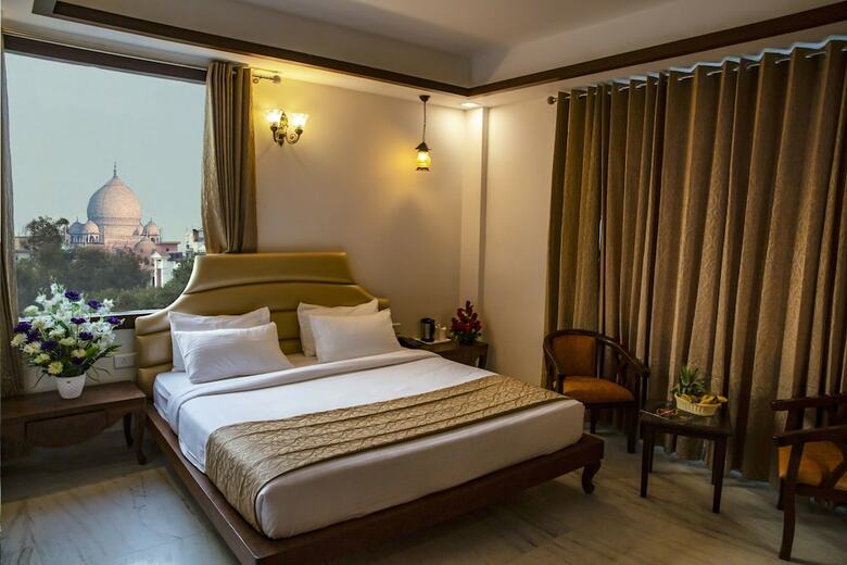 Hotel The Agra Grande