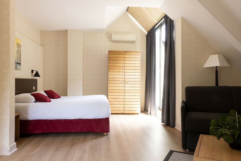 Hotel Grand H�tel De La Muse Et Du Rozier