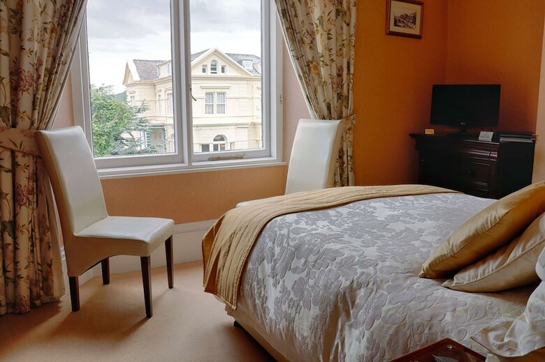 Hotel Holcombe House