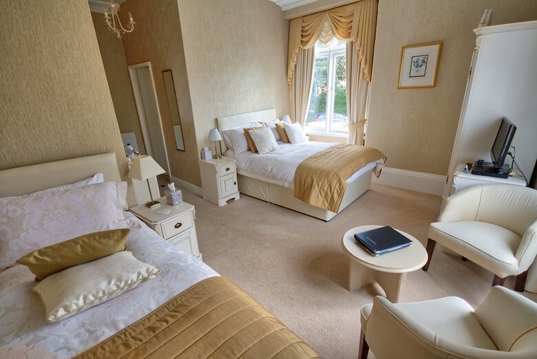 Hotel Holcombe House