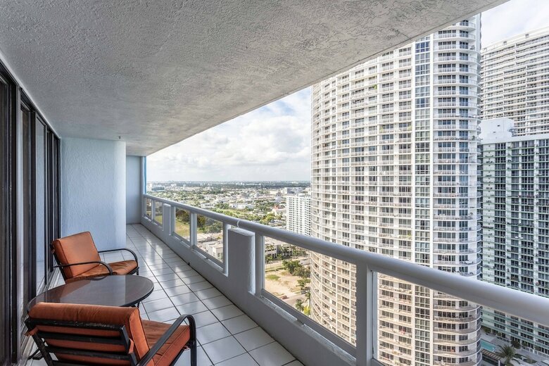 3 Bedroom Condo With Stunning Balcony View
