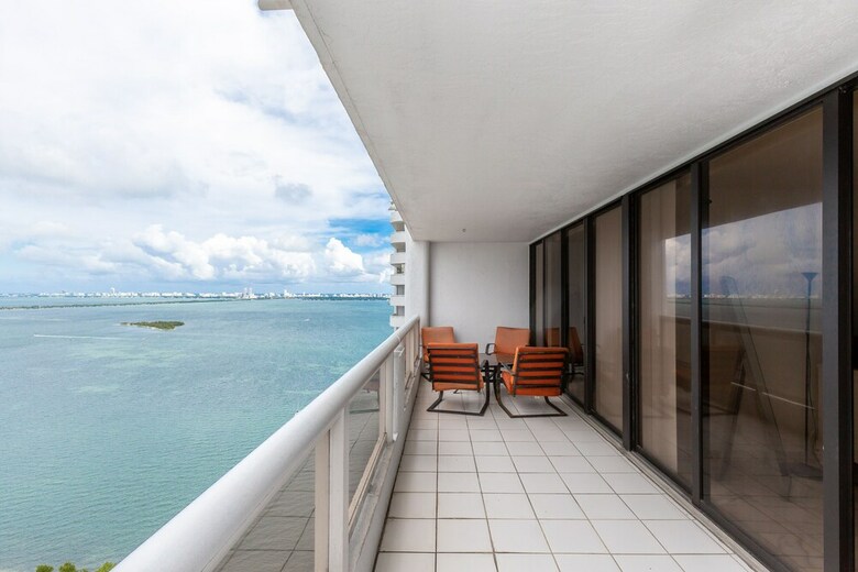 3 Bedroom Condo With Stunning Balcony View
