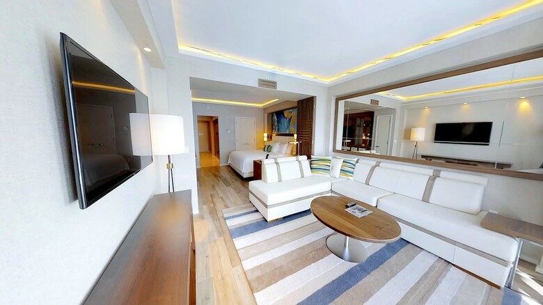 Beachfront Condo In Central Beach