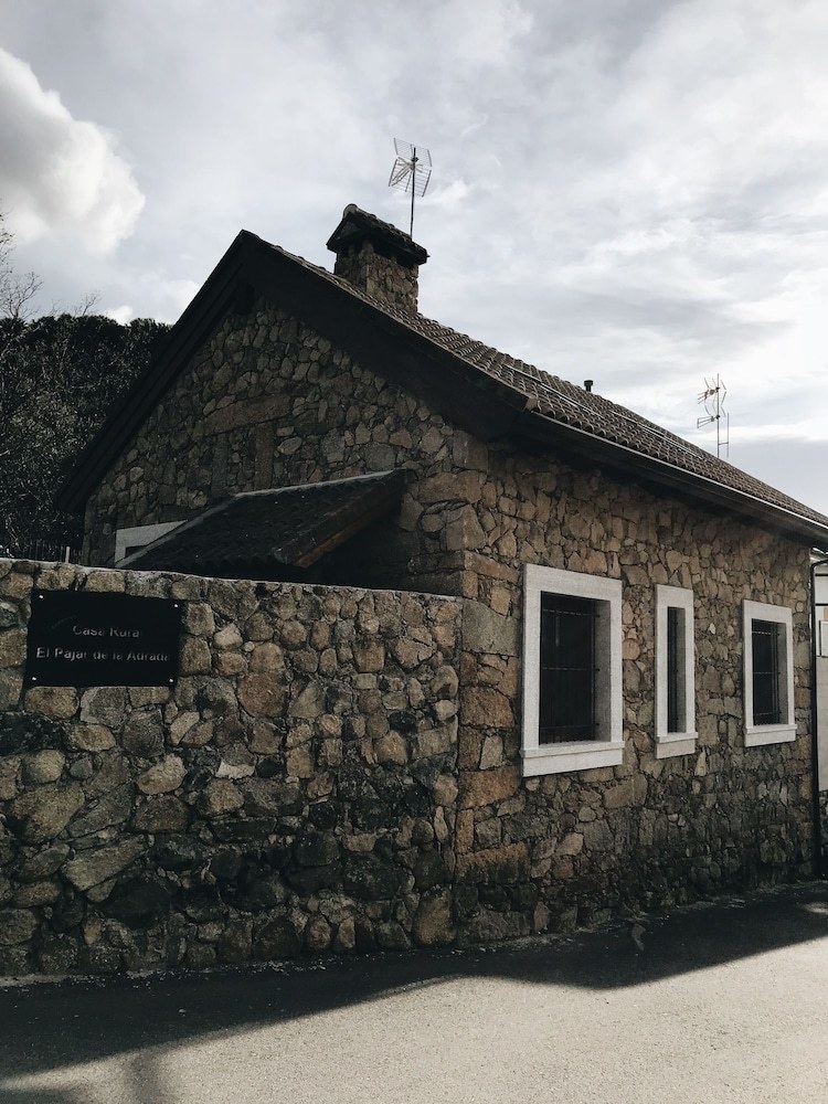 Apartamentos El Pajar de La Adrada