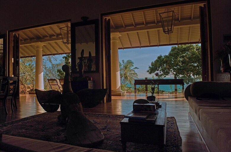 Villa Space