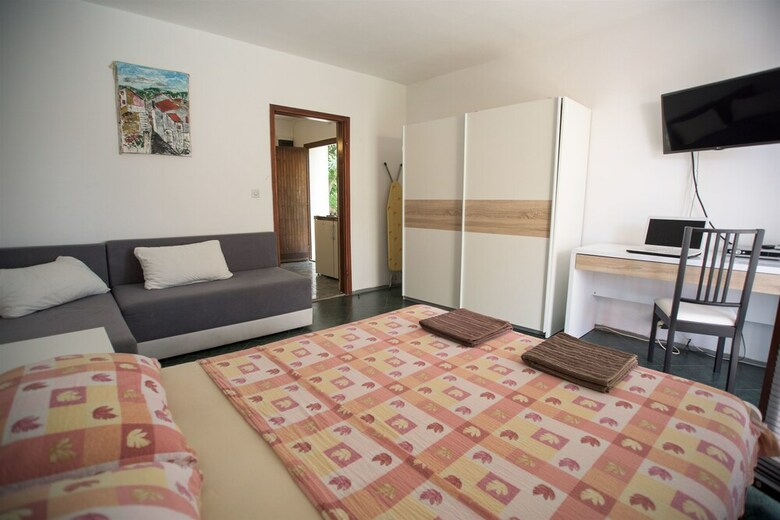 Apartments Gorast