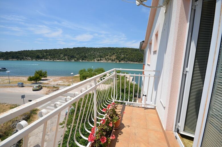 Apartments Zlatko