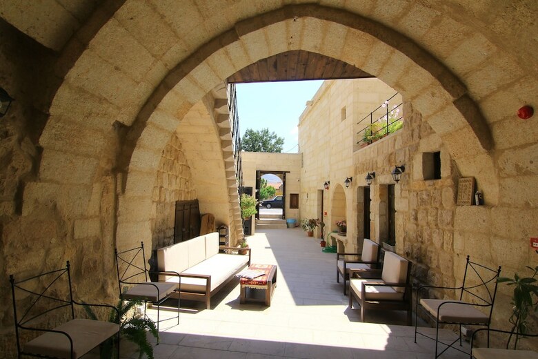 Hotel Tafana Cave & Stone Lodge