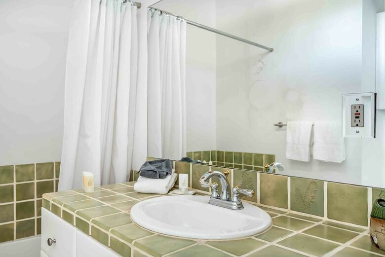 On The Rox Three Bedroom House