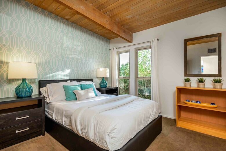 On The Rox Three Bedroom House