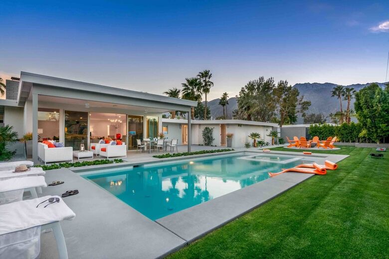 Ps Desert Indulgence Three-bedroom House