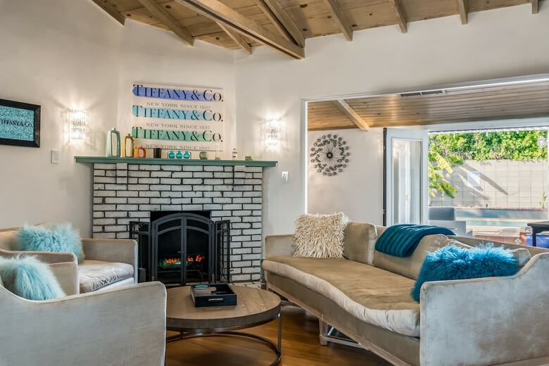 Palm Springs Glamour Three Bedroom House