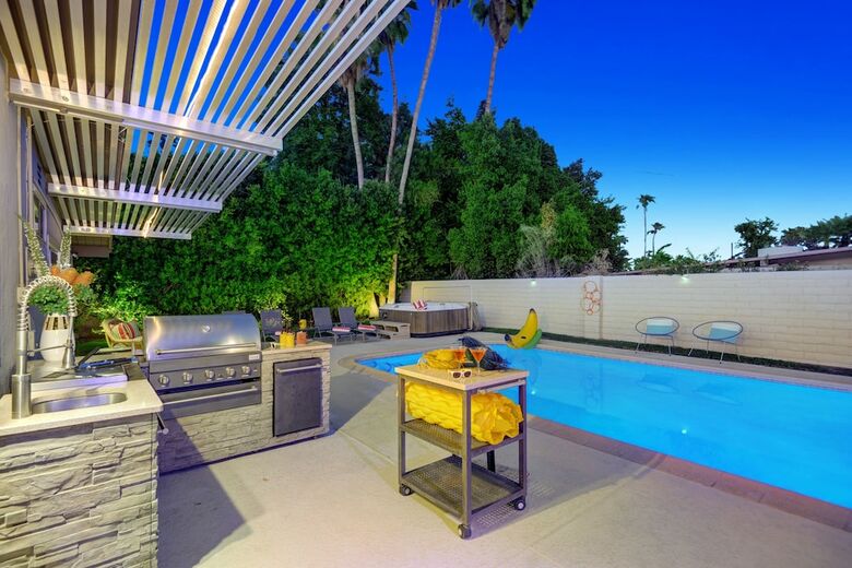 Banana Cabana Palm Springs Three Bedroom House