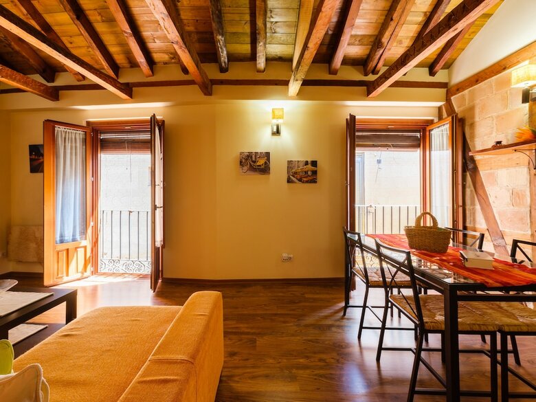 Apartamentos �tico Abuhardillado By Toledo Ap