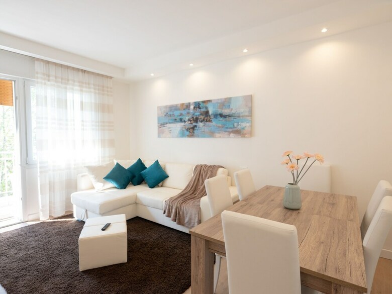 Be Happy Apartment By H-fast