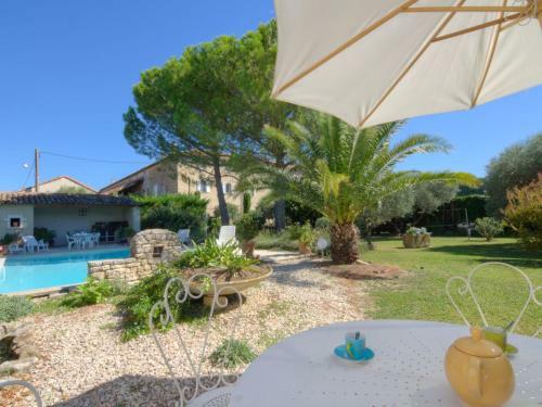 Holiday Home Maison La Fabrique Villelaure