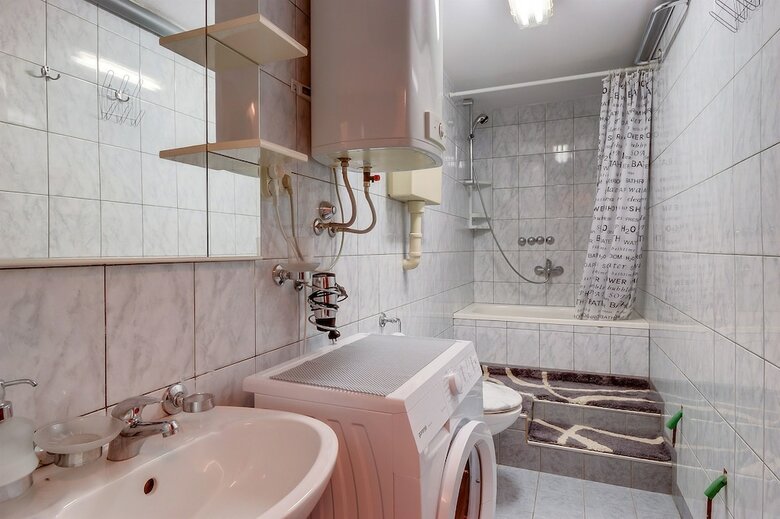 Apartments And Room Rukoni?