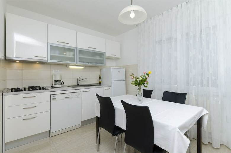 Apartments Karmela