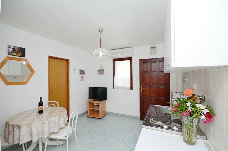 Apartments Zvonko