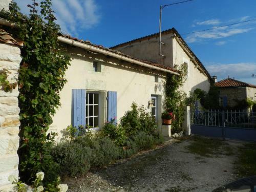 Holiday Home La Violette Brossac