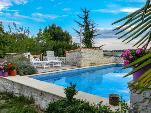 Holiday Home La Violette Brossac