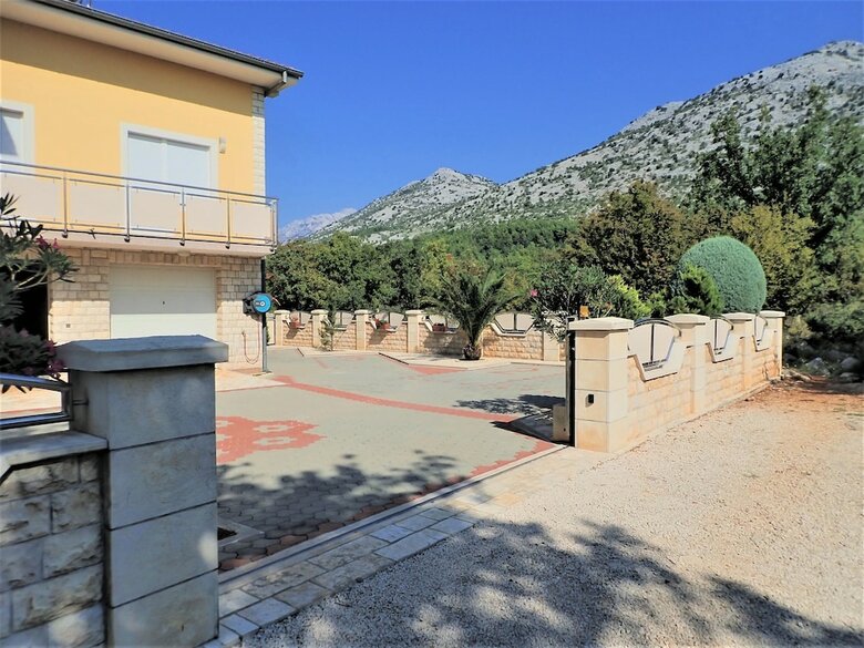 Apartamentos Asja-on Quiet Location And With Beautiful Garden