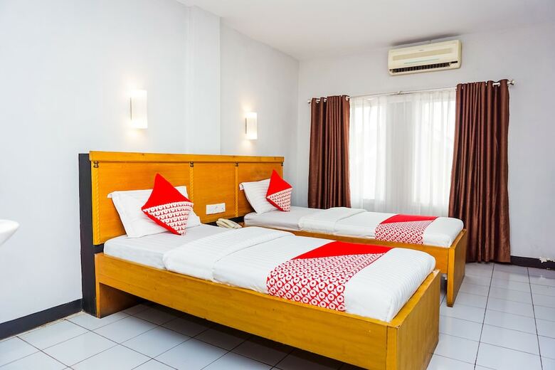 Hostal Oyo 933 Wisma Malawen
