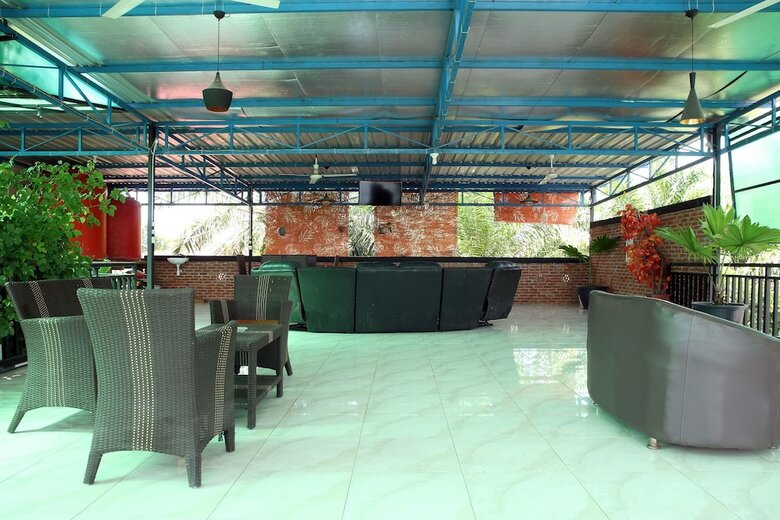 Hostal Oyo 933 Wisma Malawen