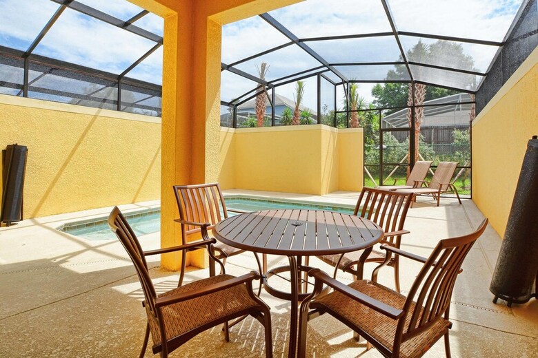 Paradise Palms Resort