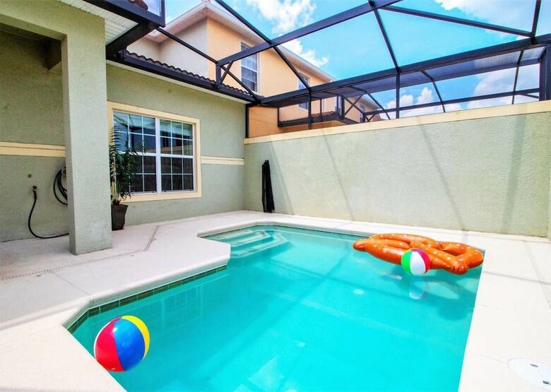 Paradise Palms Resort