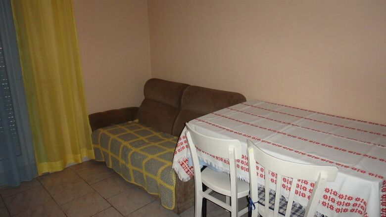 Apartments Nada-on Quiet Location In Center Of Starigrad