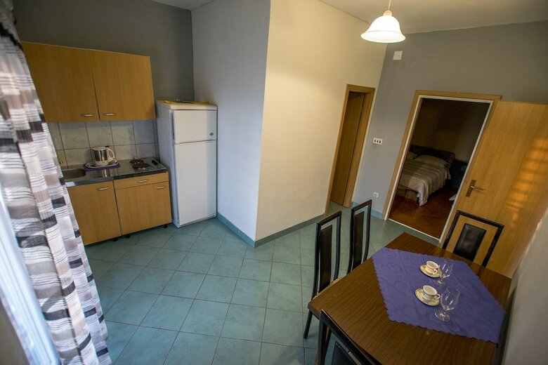 Apartments Nada-on Quiet Location In Center Of Starigrad
