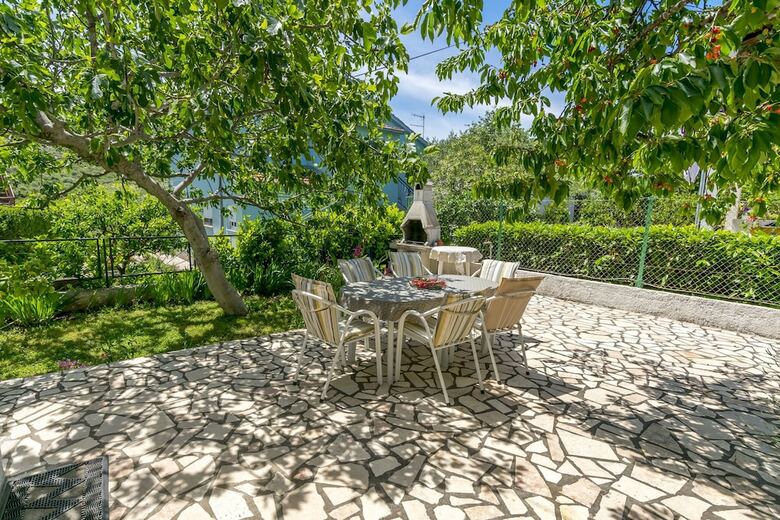 House Sun?ani Dvori