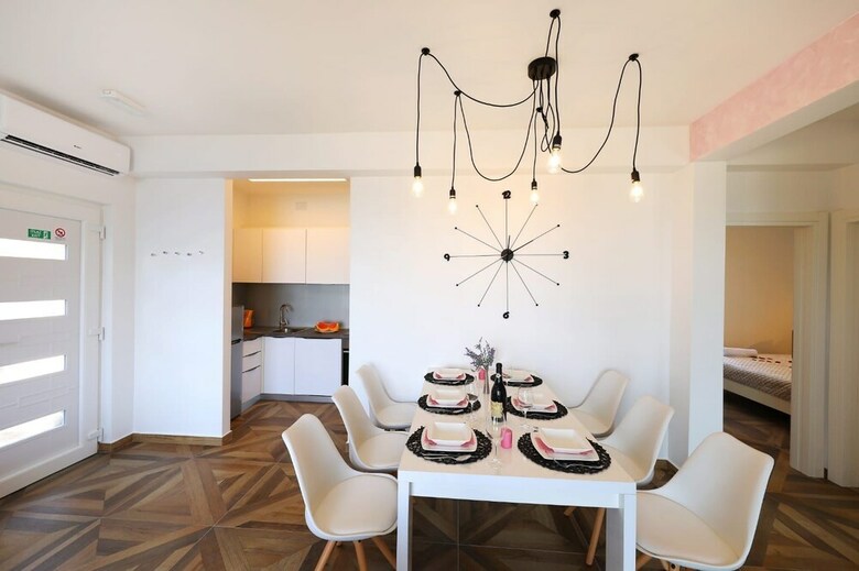 Redstone Luxury Apartments