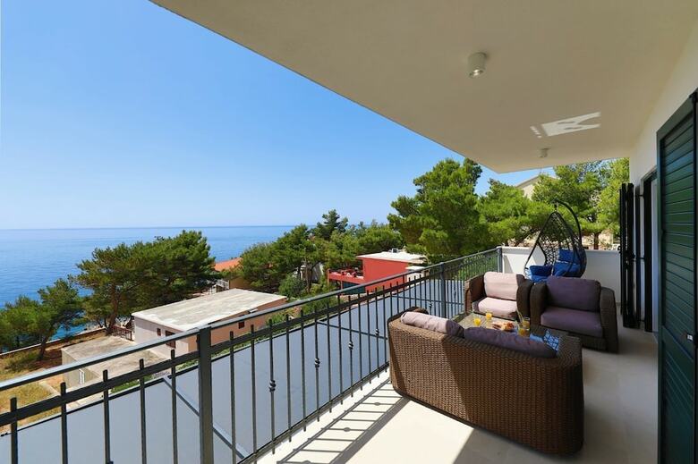 Redstone Luxury Apartments