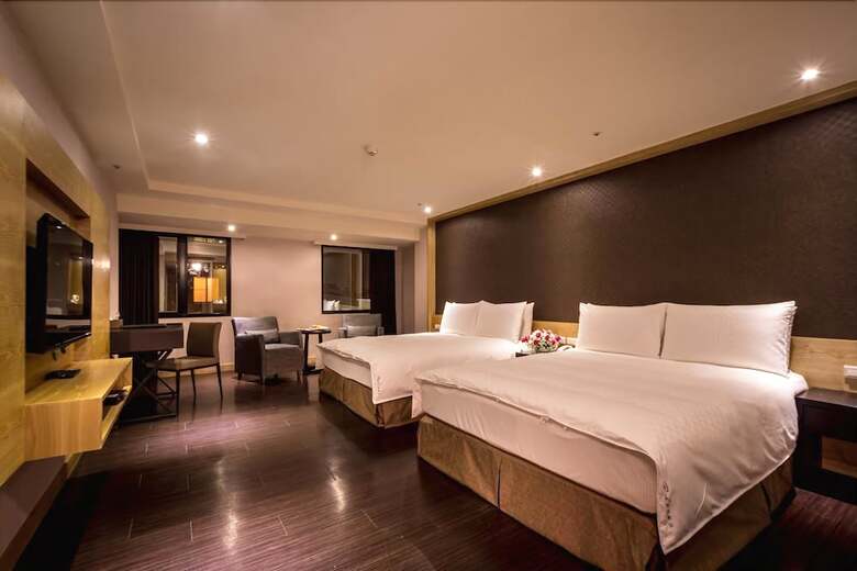 Chateau Rich Hotel