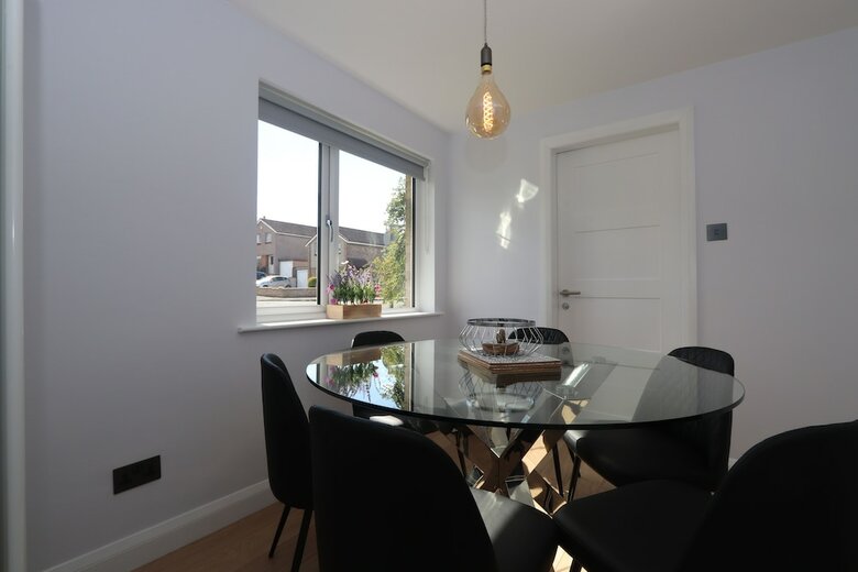 Dunfermline Luxury 3 Bedroom House