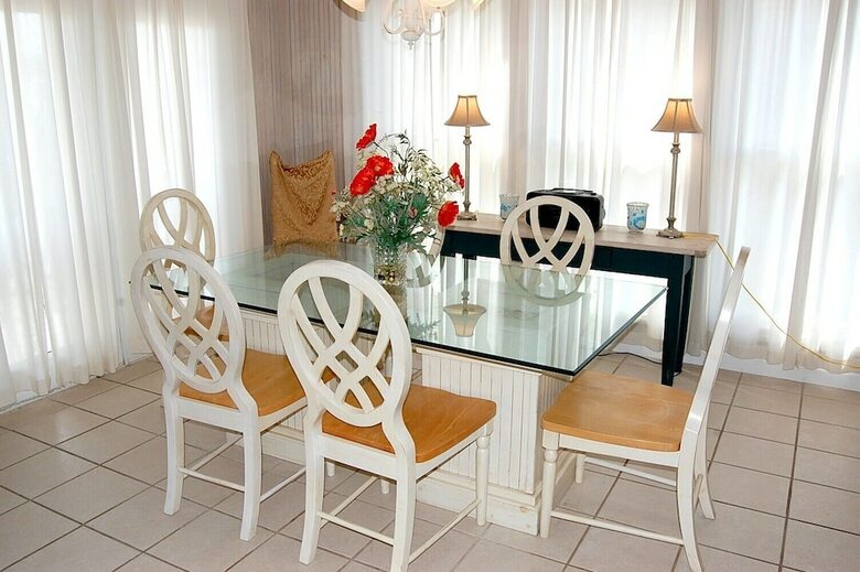 Hayley House Beachside 12 - Four Bedroom Vacation Home
